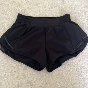Lululemon 2.5 in inseam Black Hotty Hot shorts